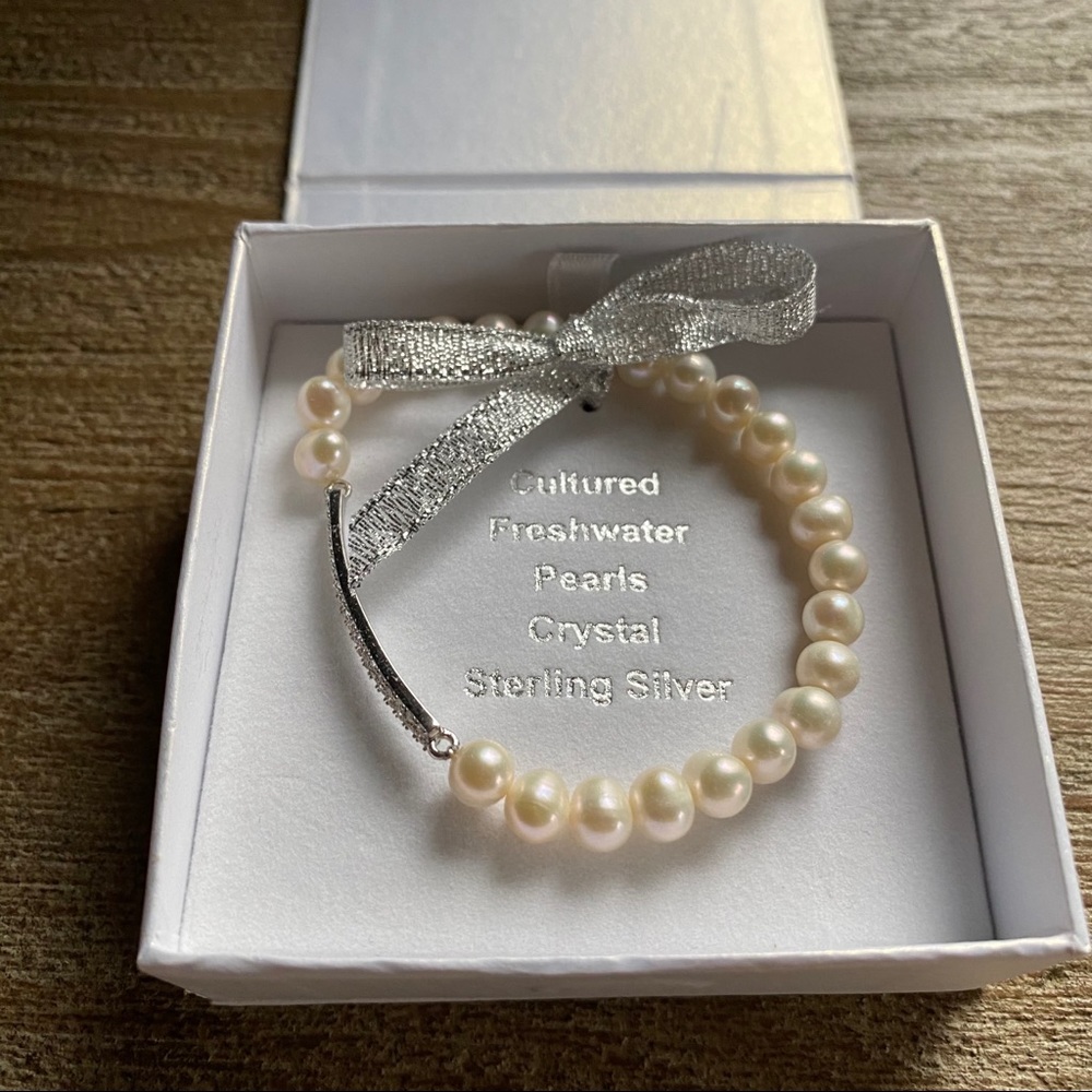 Pearl and silver bracelet